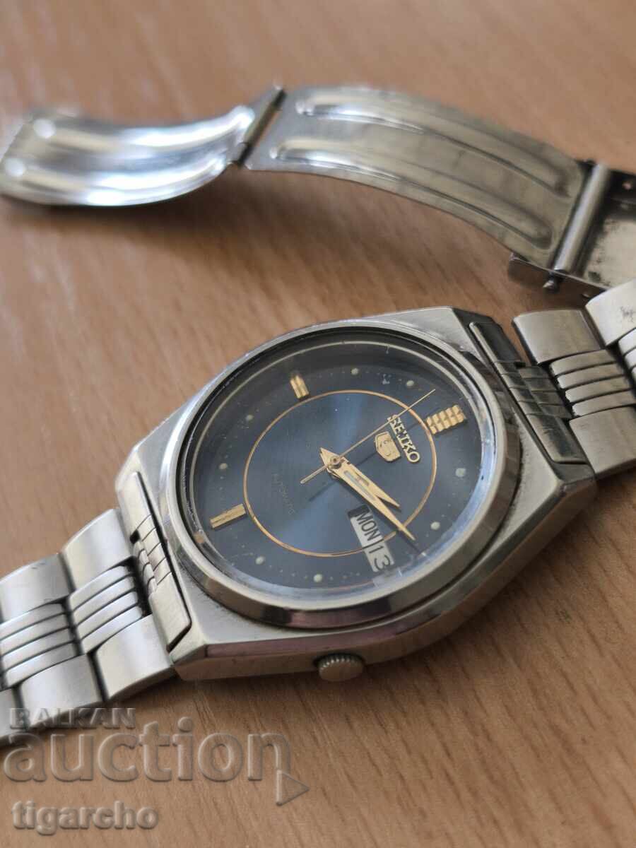 Auction  SEIKO 5 watch