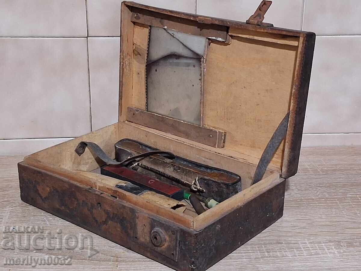 Trusă de bărbierit militară Regatul Bulgariei Primul Război Mondial Al Doilea Război Mondial