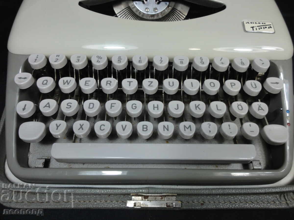 Auction  OLD RETRO PORTABLE TYPEWRITER ADLER TIPPA