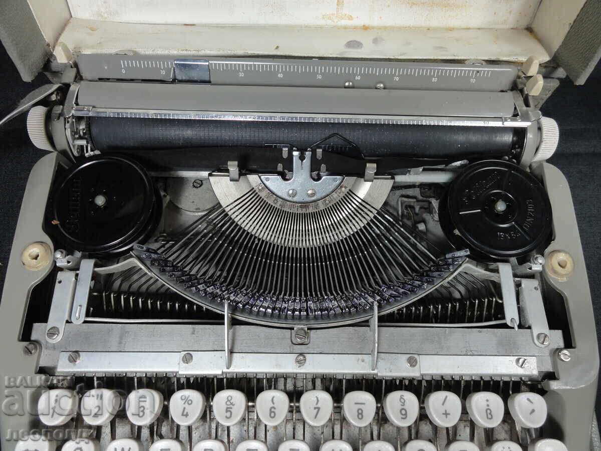 OLD RETRO PORTABLE TYPEWRITER ADLER TIPPA - 6