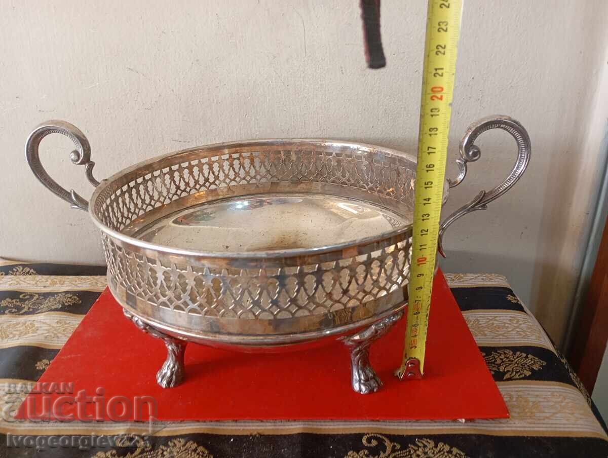 Fructieră argintată, bol, coș Art Deco cu preț € 42.00 | 82.15 BGN Fructieră argintată, bol, coș Art Deco cu preț € 42.00 | 82.15 BGN