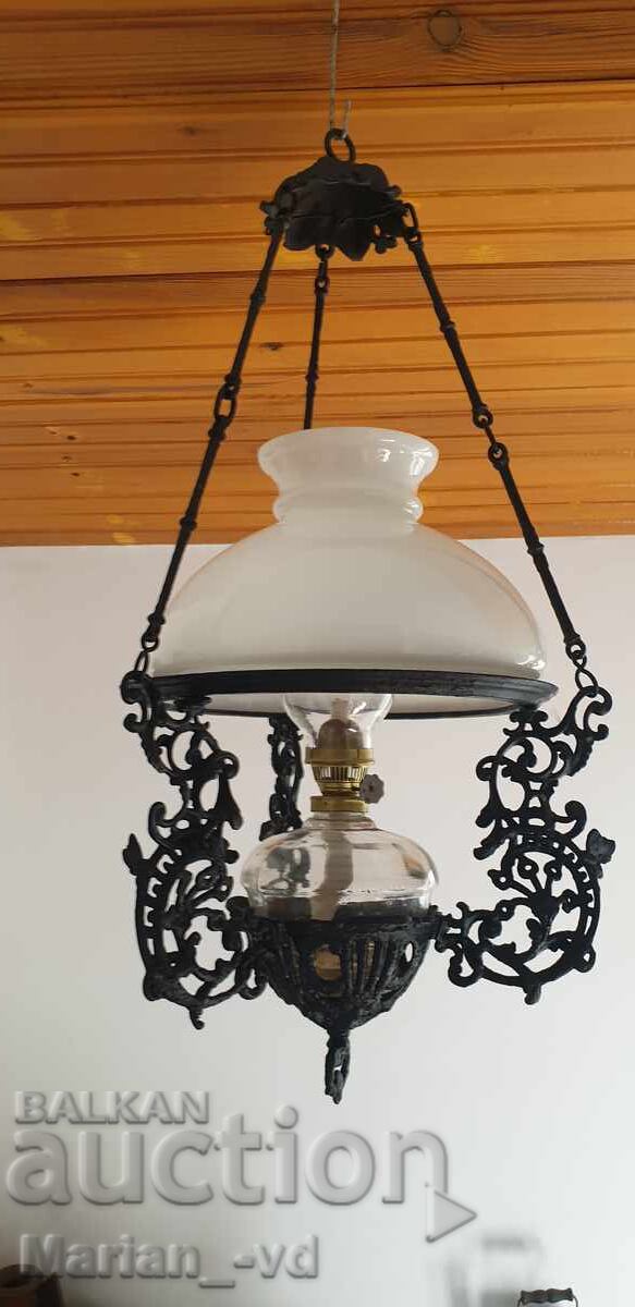 Παλαιός μαντεμένιος πολυέλαιος αερίου με γυάλινο κάλυμμα