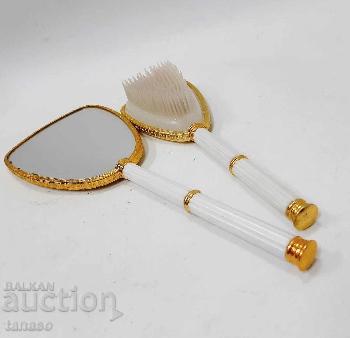 Set vintage de budoar pentru masa de toaletă - oglindă și perie (15.4) - 5