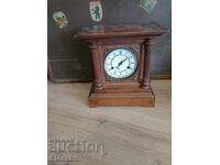 Mantel clock (table clock with pendulum