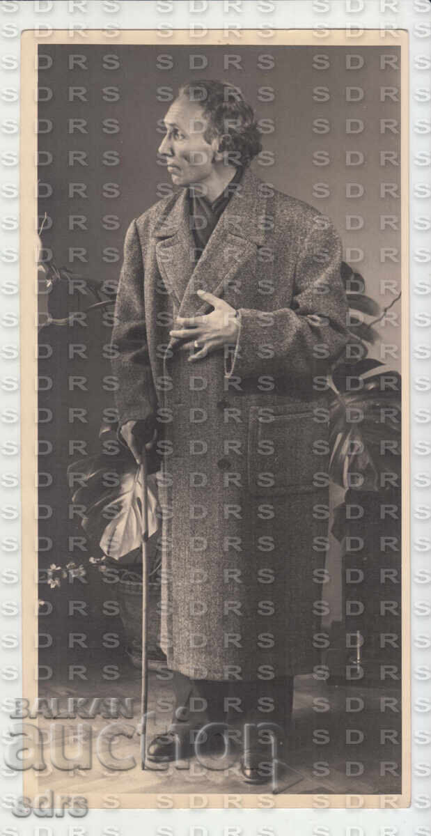 Auction  Iliya Beshkov artist 3 original portrait photos 12x23.7cm