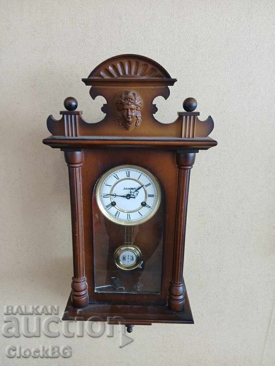 Επιτοίχιο ρολόι με εκκρεμές