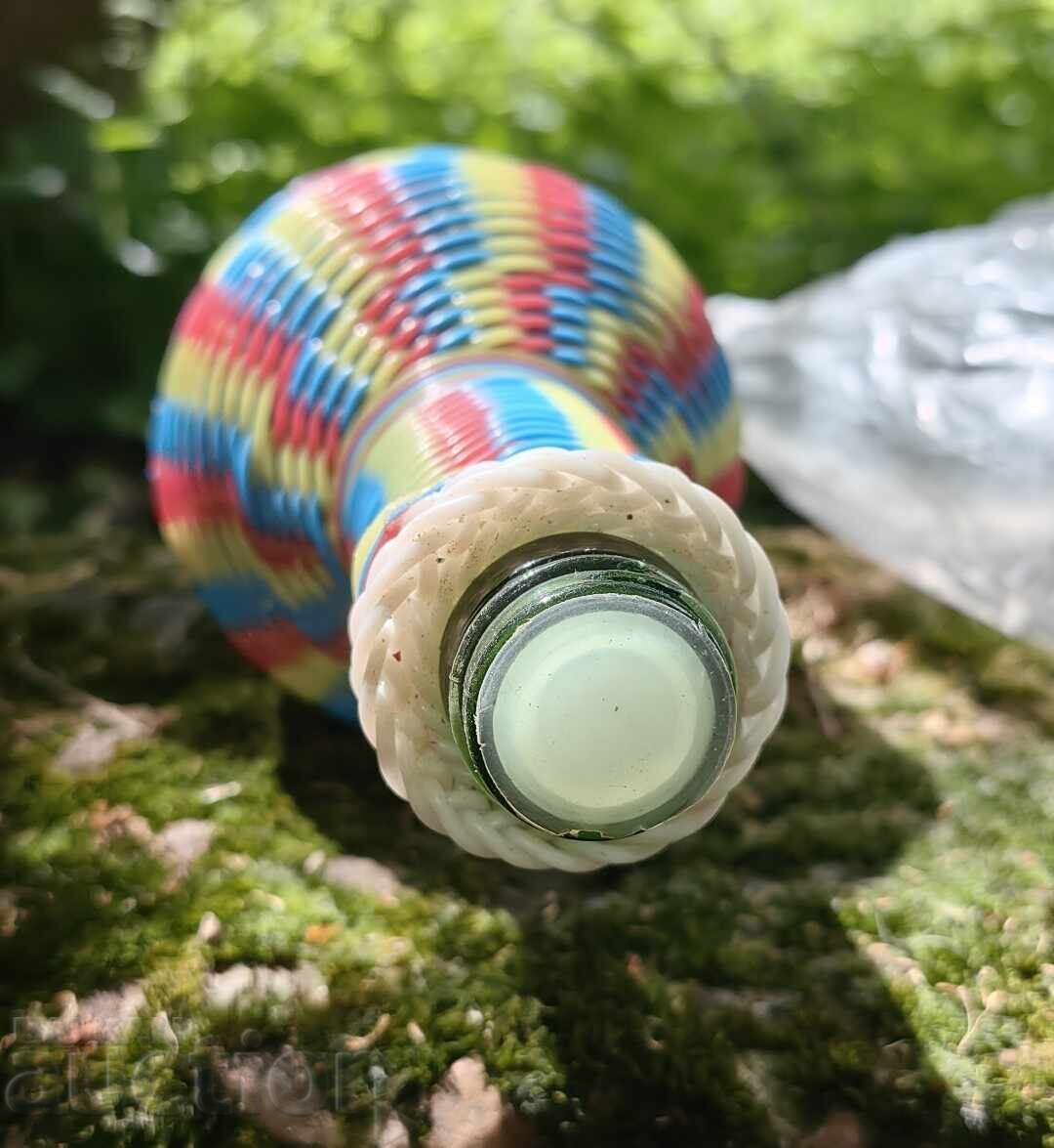 Licitație DAMIGIANĂ VINTAGE DIN STICLĂ ÎMPLETITĂ PERFECTĂ, REZISTENTĂ
