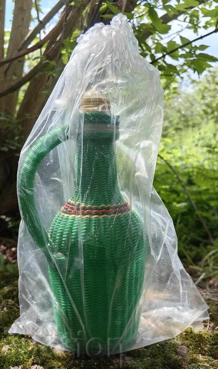 Licitație DAMIGIANĂ VINTAGE DIN STICLĂ ÎMPLETITĂ PERFECTĂ, REZISTENTĂ