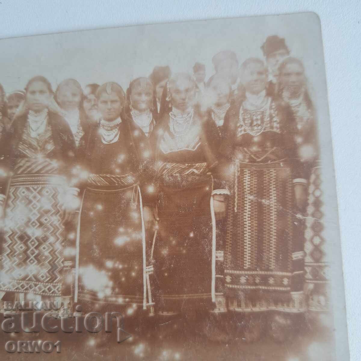 Licitație Fete în costume populare fotografie veche Regatul Bulgariei