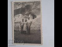 Mănăstire în stâncă anii 1930 fotografie veche