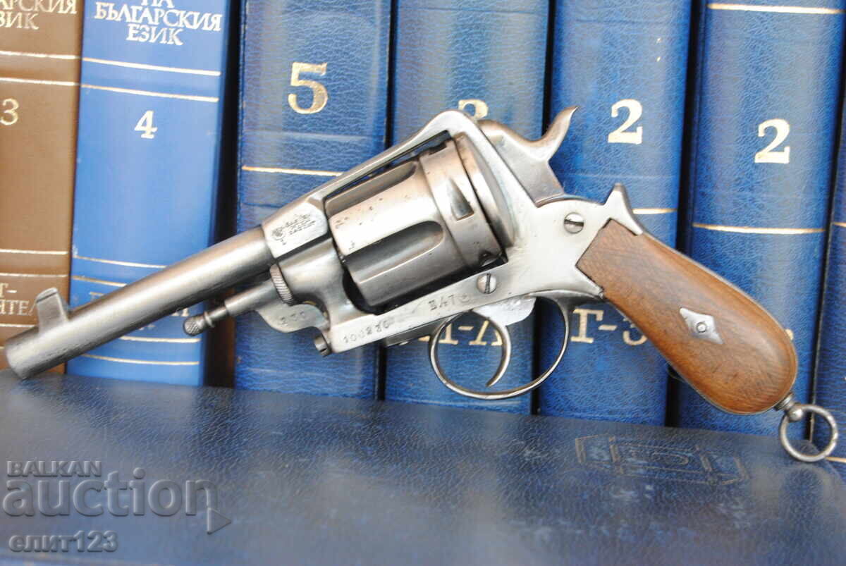 An old revolver with price € 761.00 | 1488.39 BGN