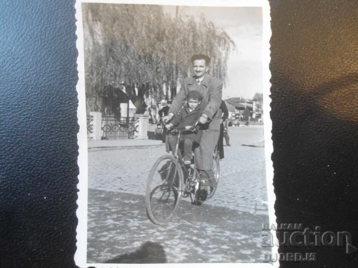 Fotografie veche, 5.XI.1951, Plevna