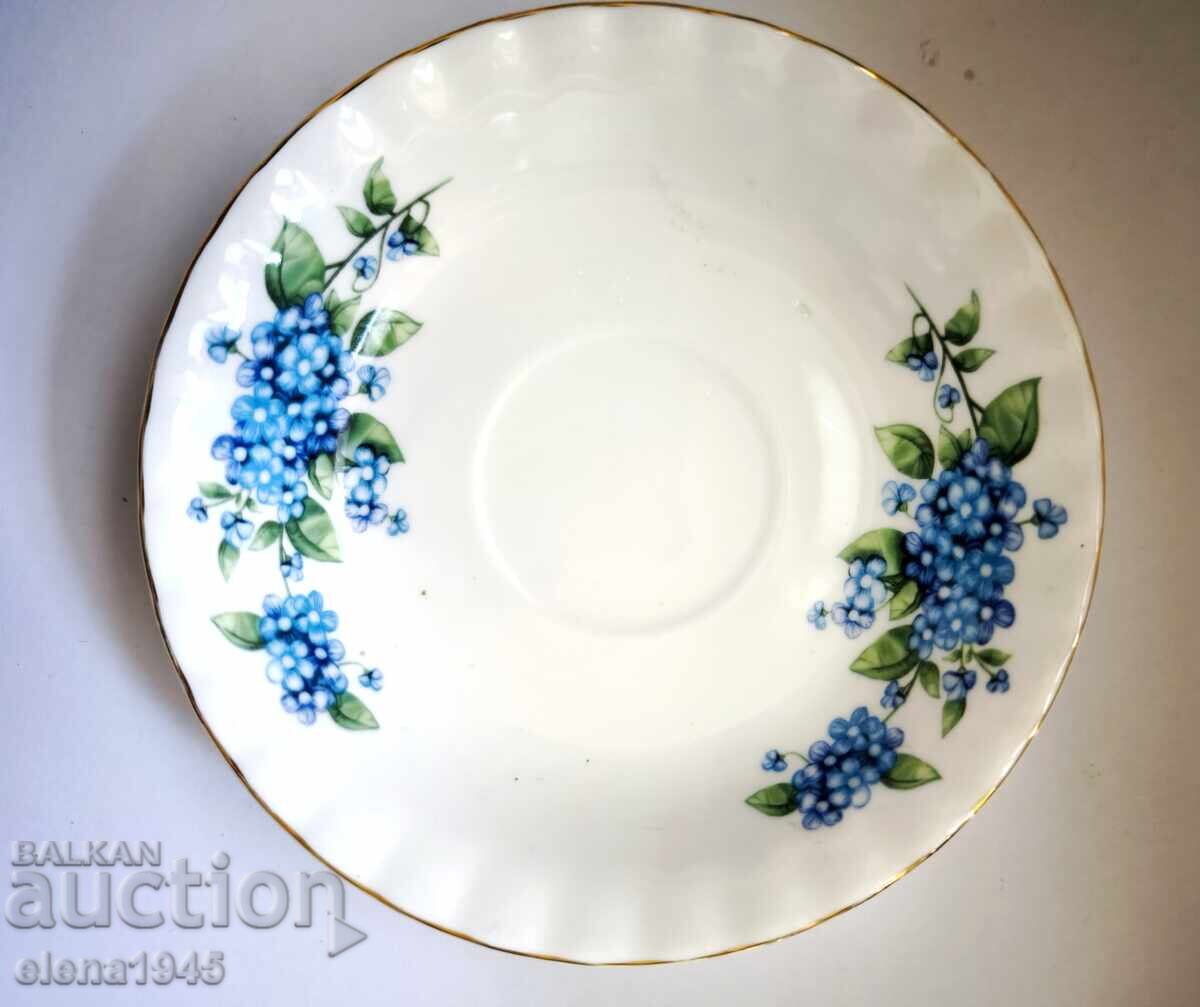 Delivery of Royal Albert plates