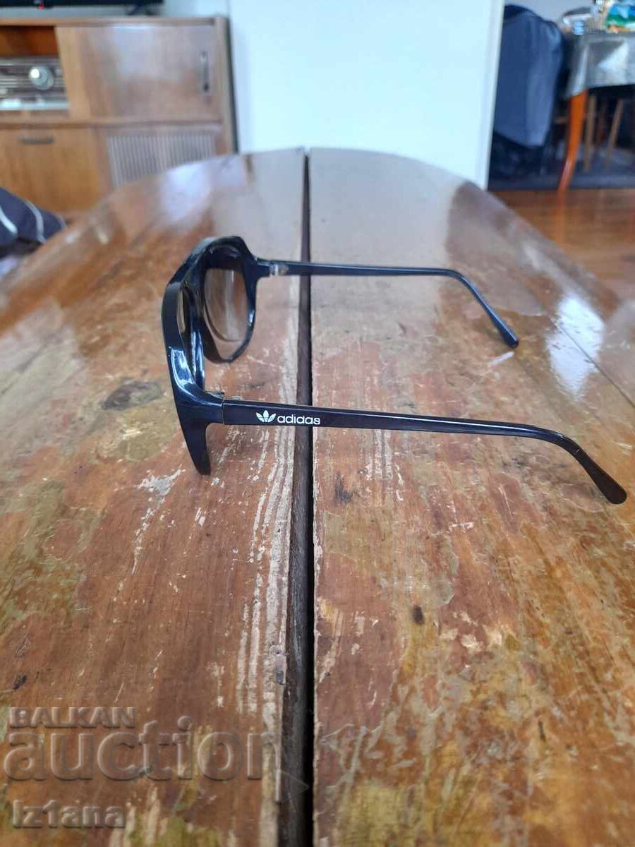 Livrarea Ochelari de soare Adidas vechi, Adidas