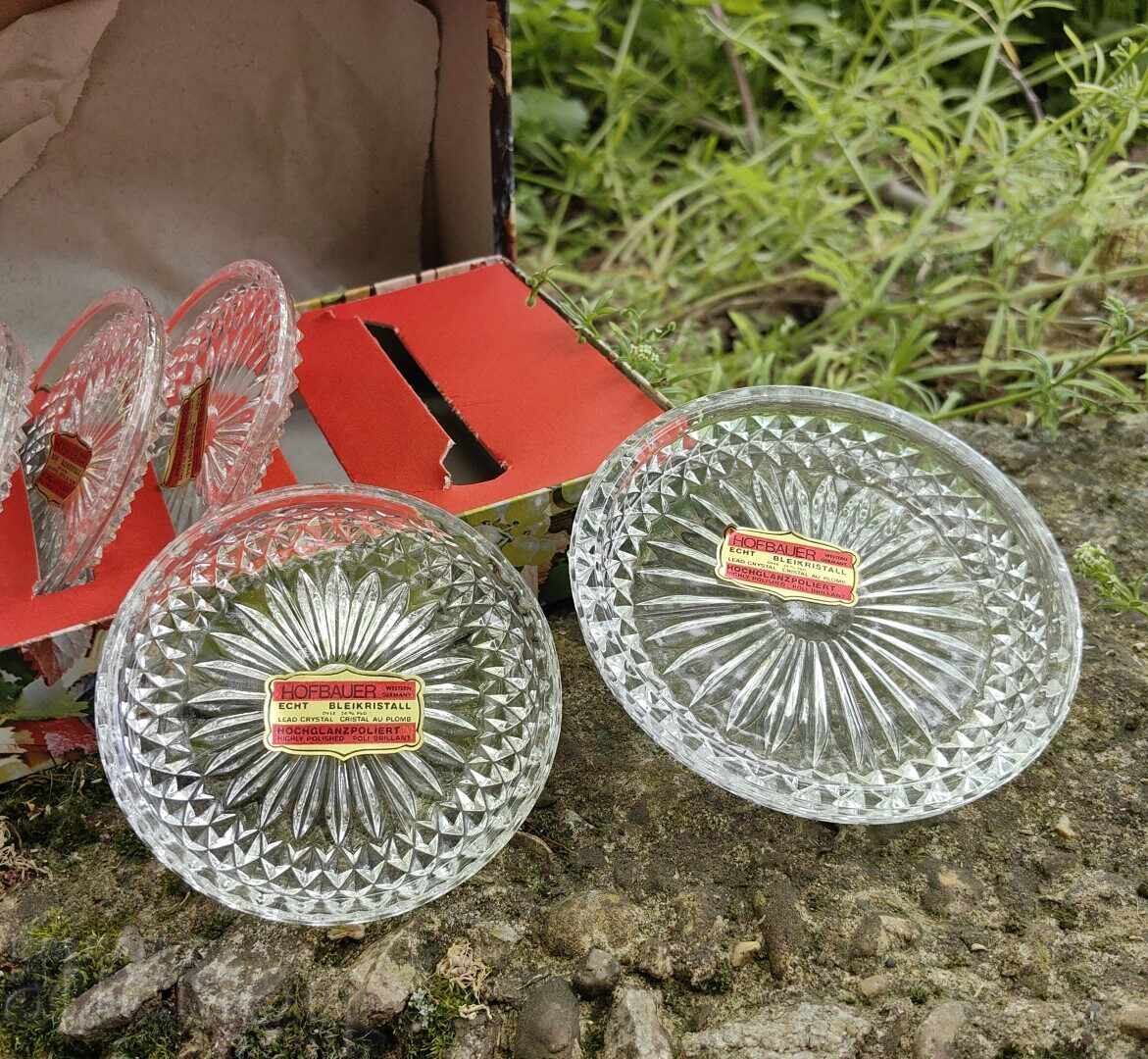 Livrarea SET DE CRISTAL FARFURIOARE SUPORT FARFURIOARE CRISTAL