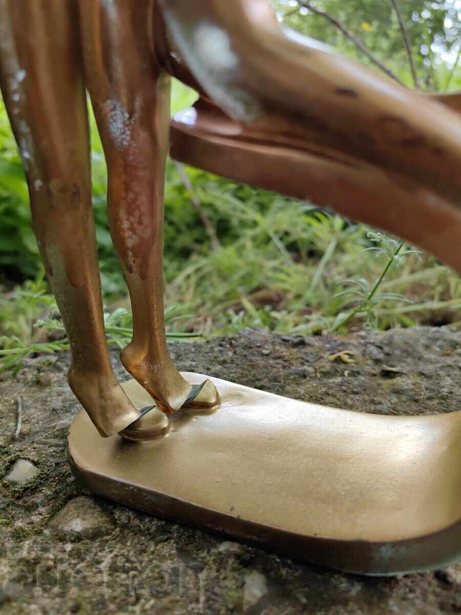 FIGURINĂ STATUETĂ PLASTIC CU DEFECT - 5