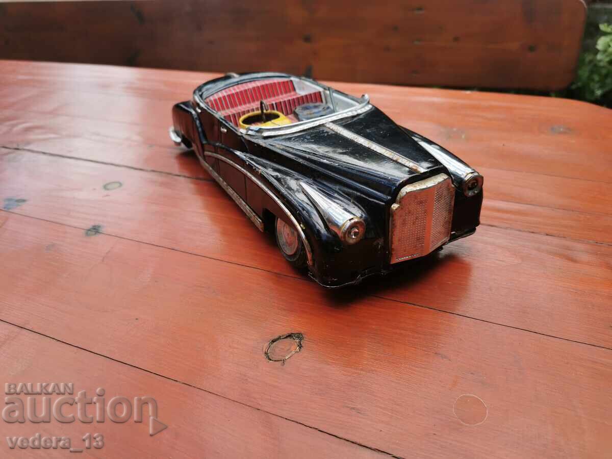 Стара ламаринена играчка с цена € 22.00 | 43.03 лв.