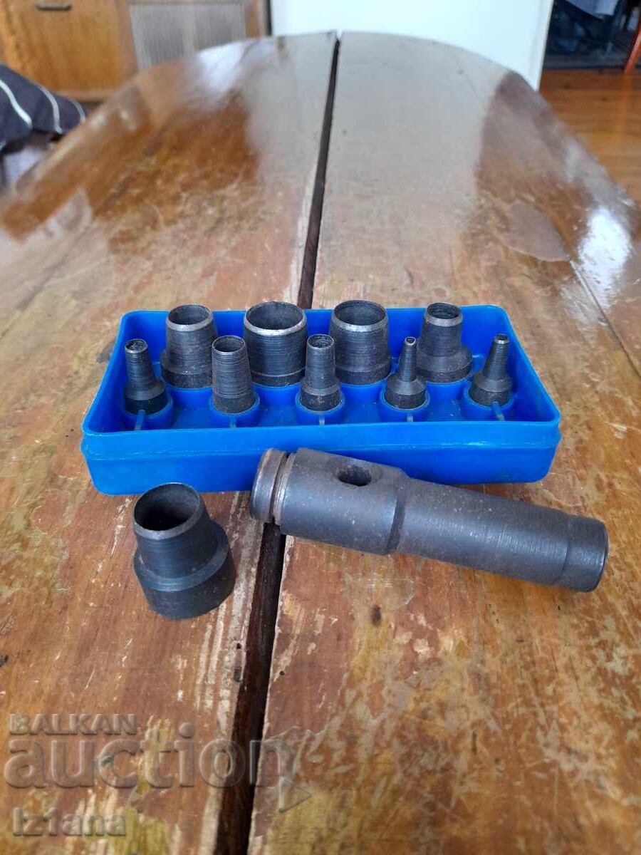 Delivery of Starter set of Zambi, Zambi