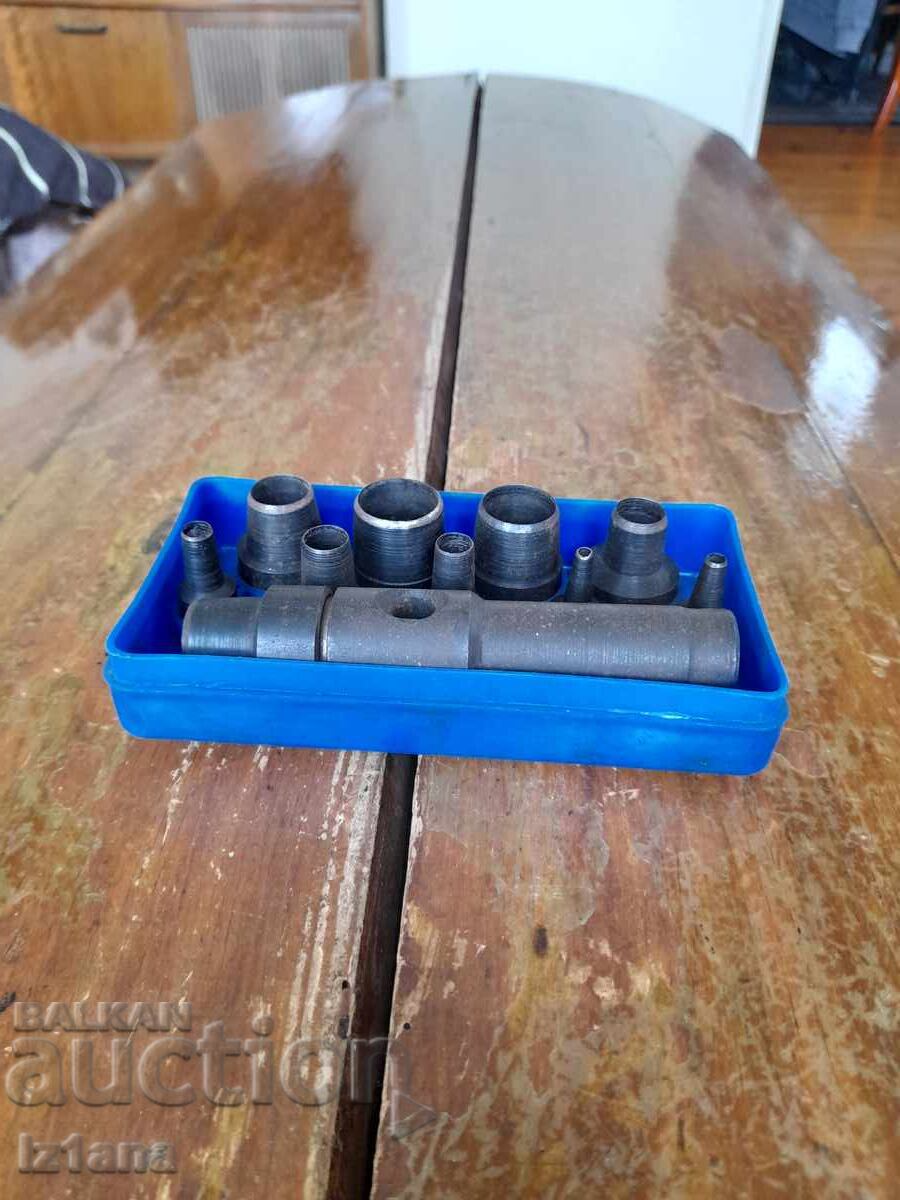 Starter set of Zambi, Zambi