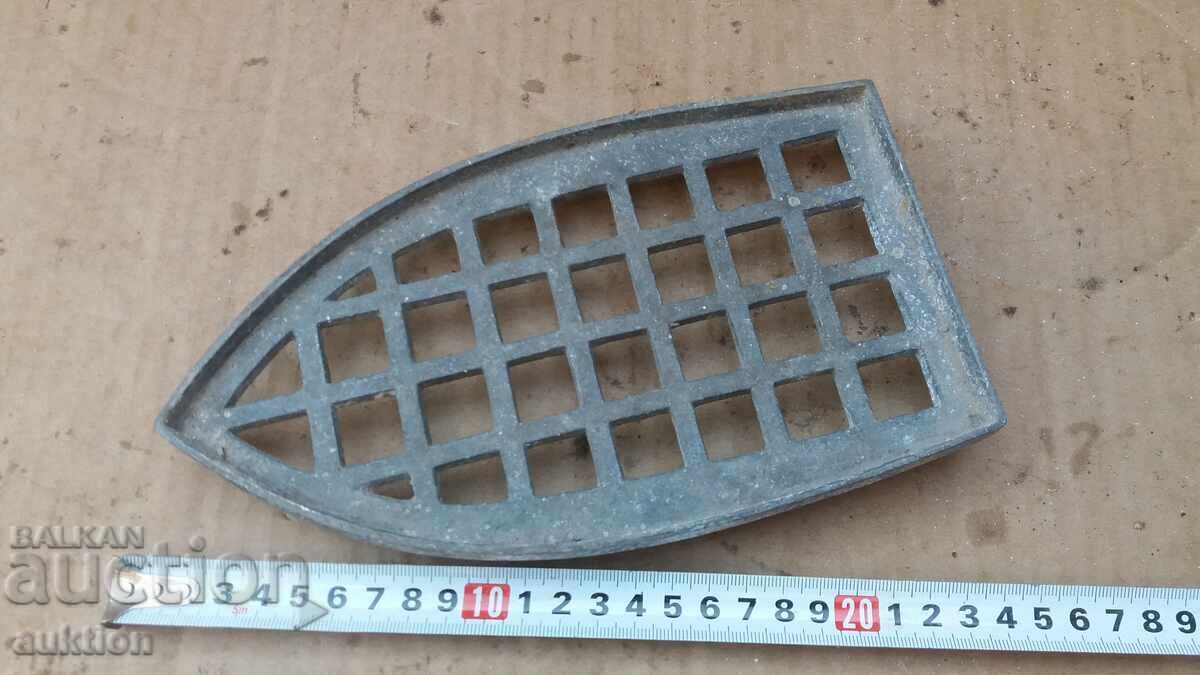 Delivery of OLD IRON STAND