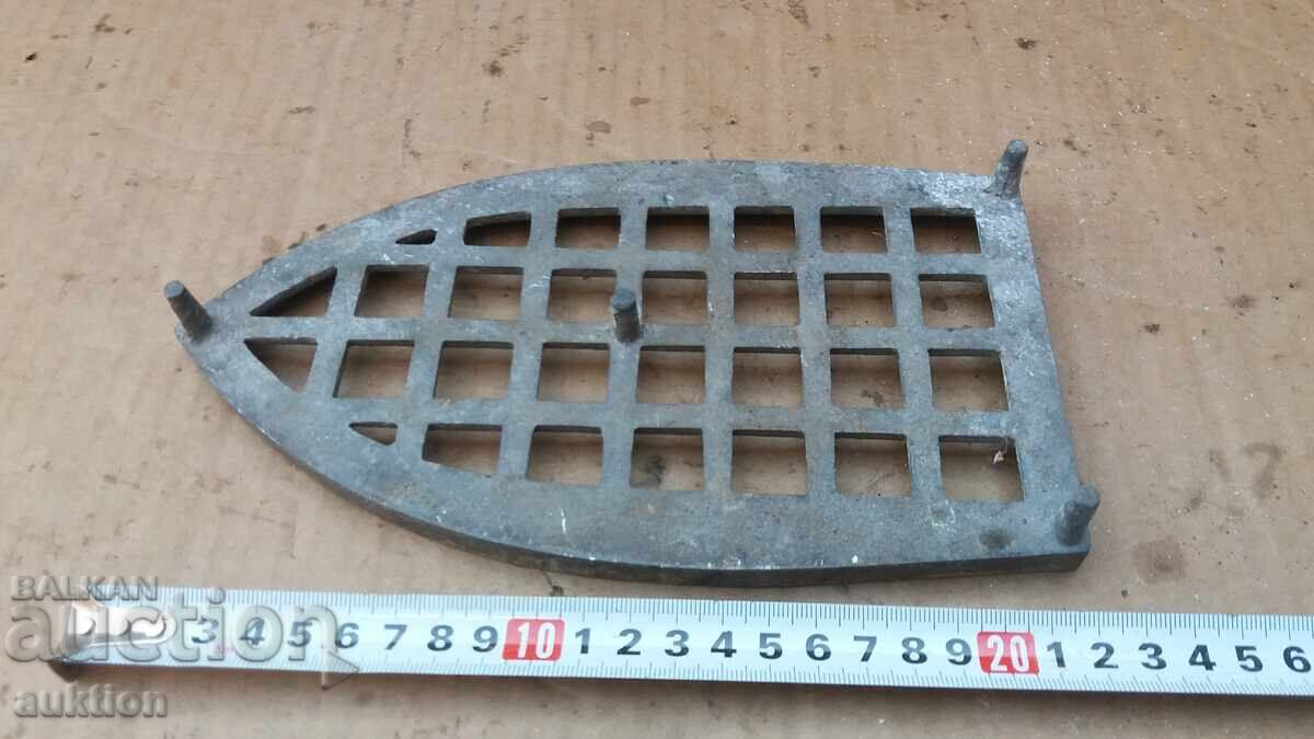 OLD IRON STAND - 5