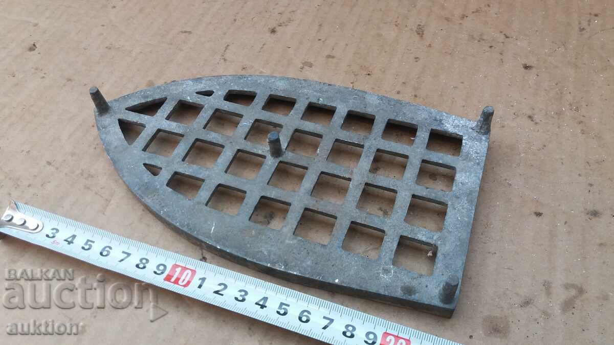 OLD IRON STAND - 6
