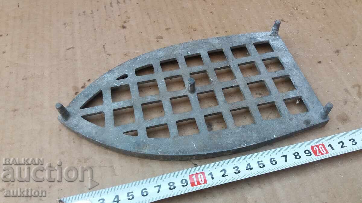 OLD IRON STAND - 7