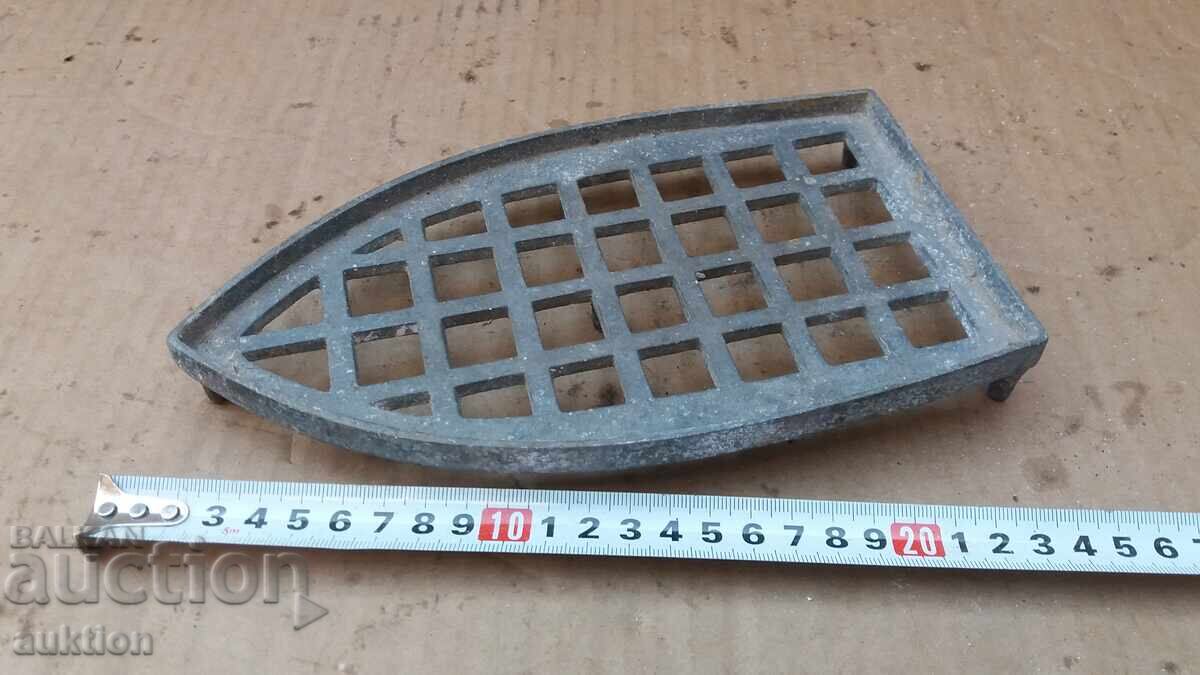 OLD IRON STAND