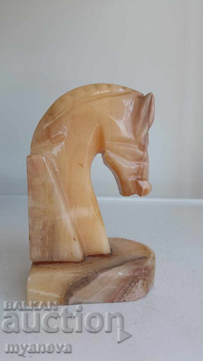 Livrarea Statuetă din onix în formă de cap de cal