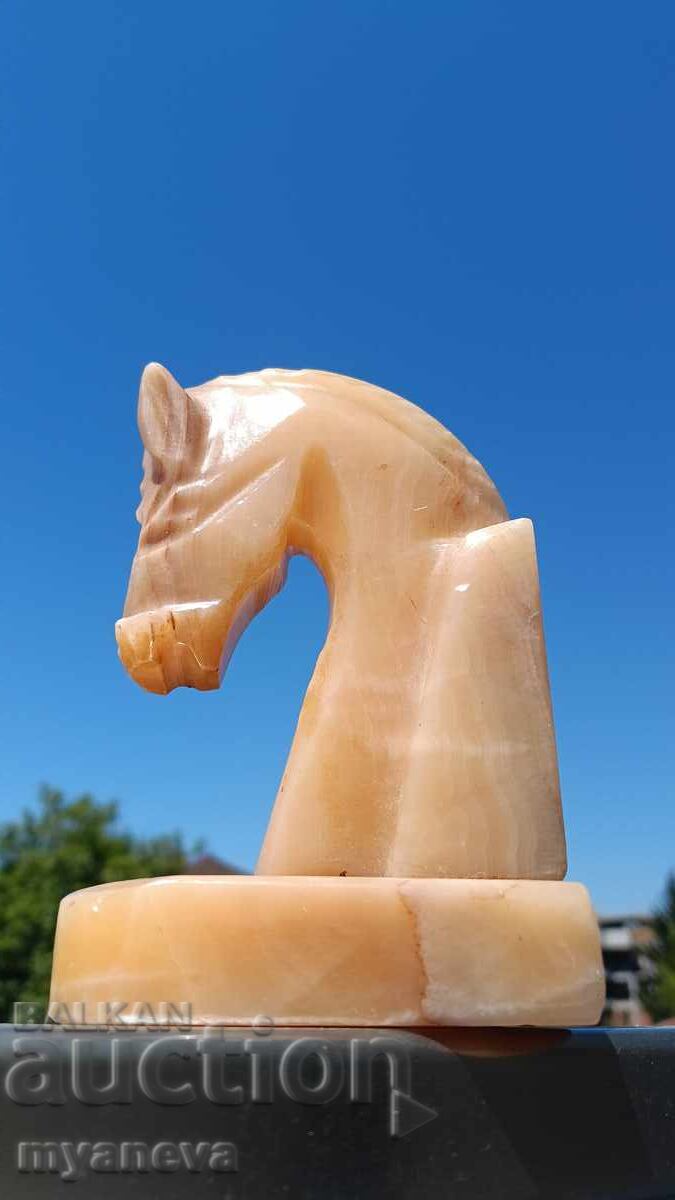 Statuetă din onix în formă de cap de cal