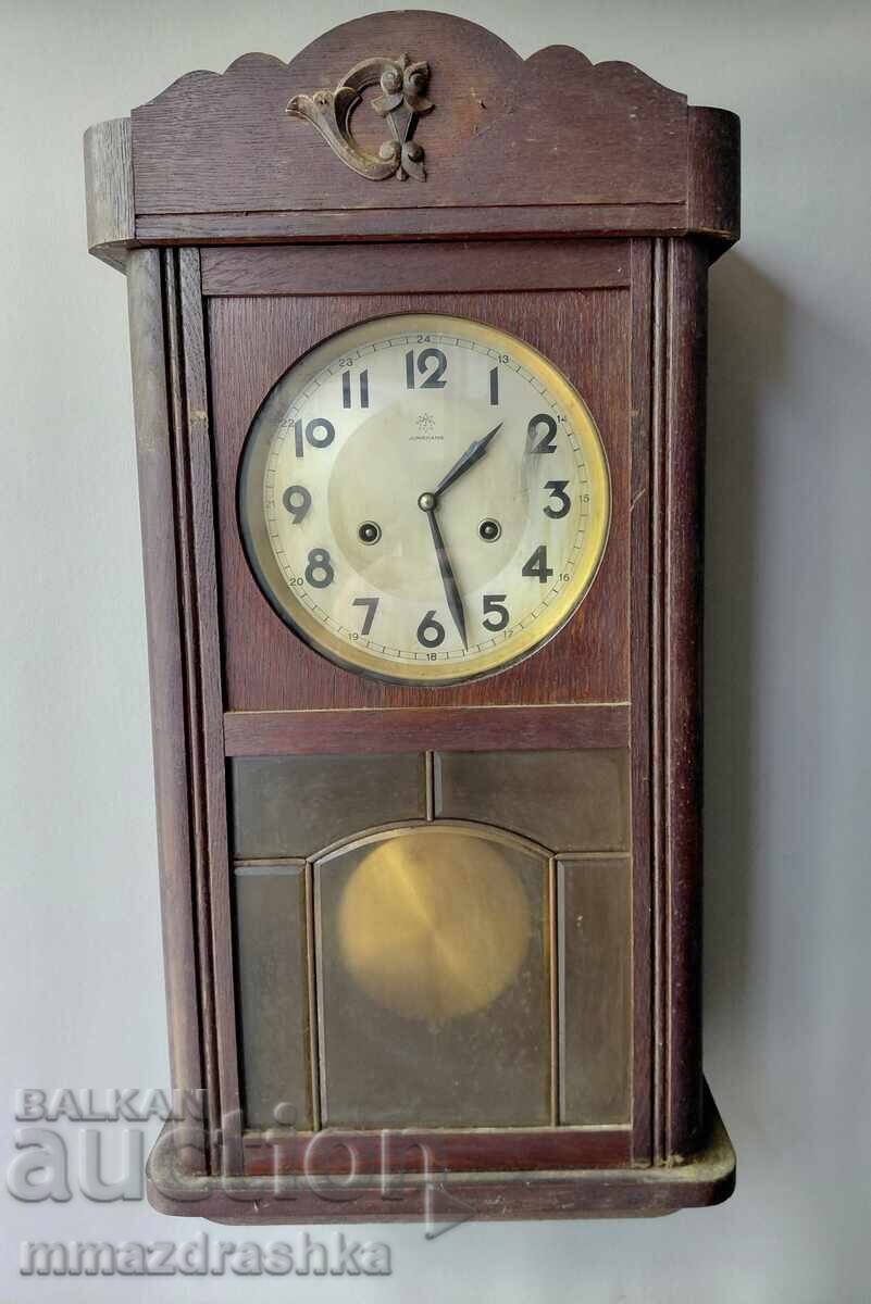 Ceasul de perete Junghans