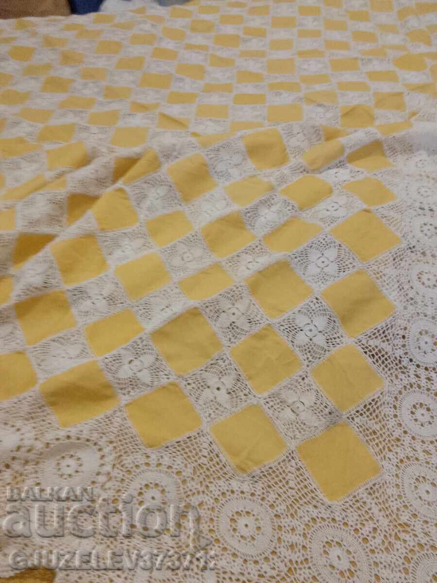 Livrarea Cuvertură de pat lucrată manual, combinând alb și galben Livrarea Cuvertură de pat lucrată manual, combinând alb și galben