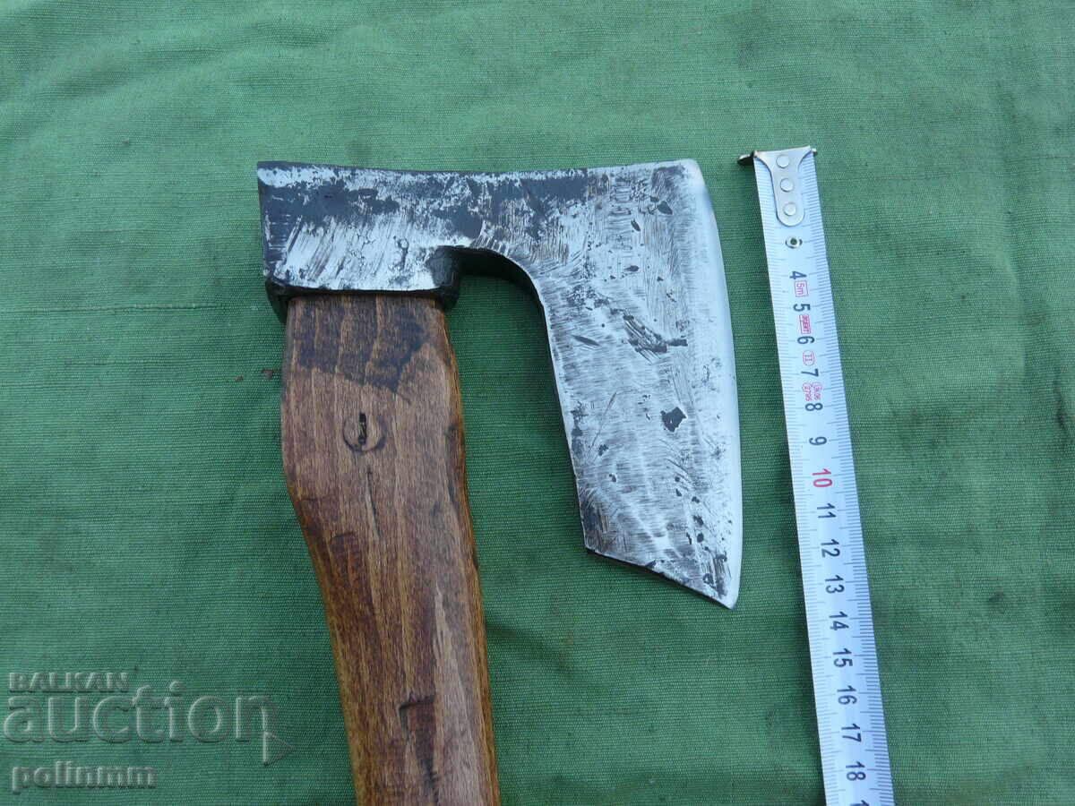 Auction  Bulgarian factory-made hatchet - 620