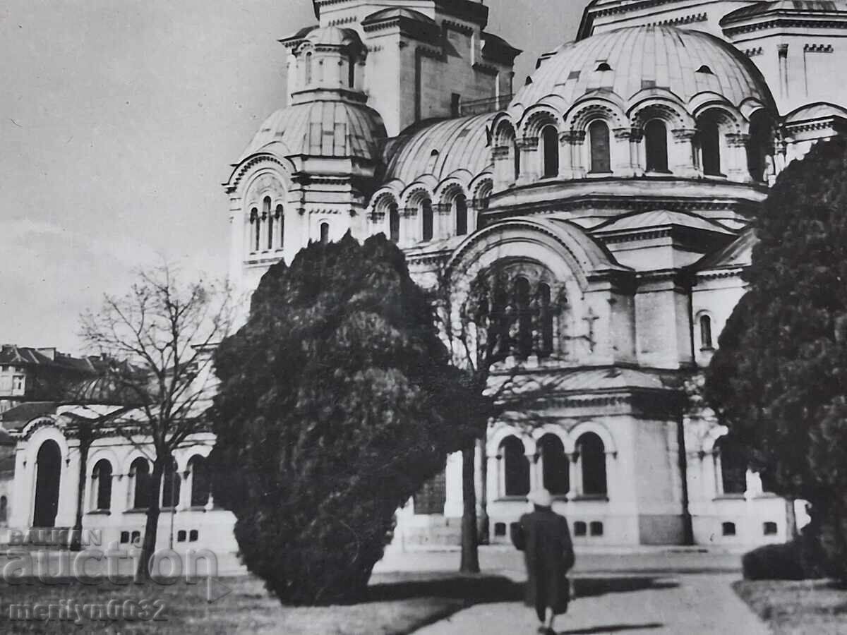 Postcard photo Sofia 1960 Nevsky memorial temple - 6