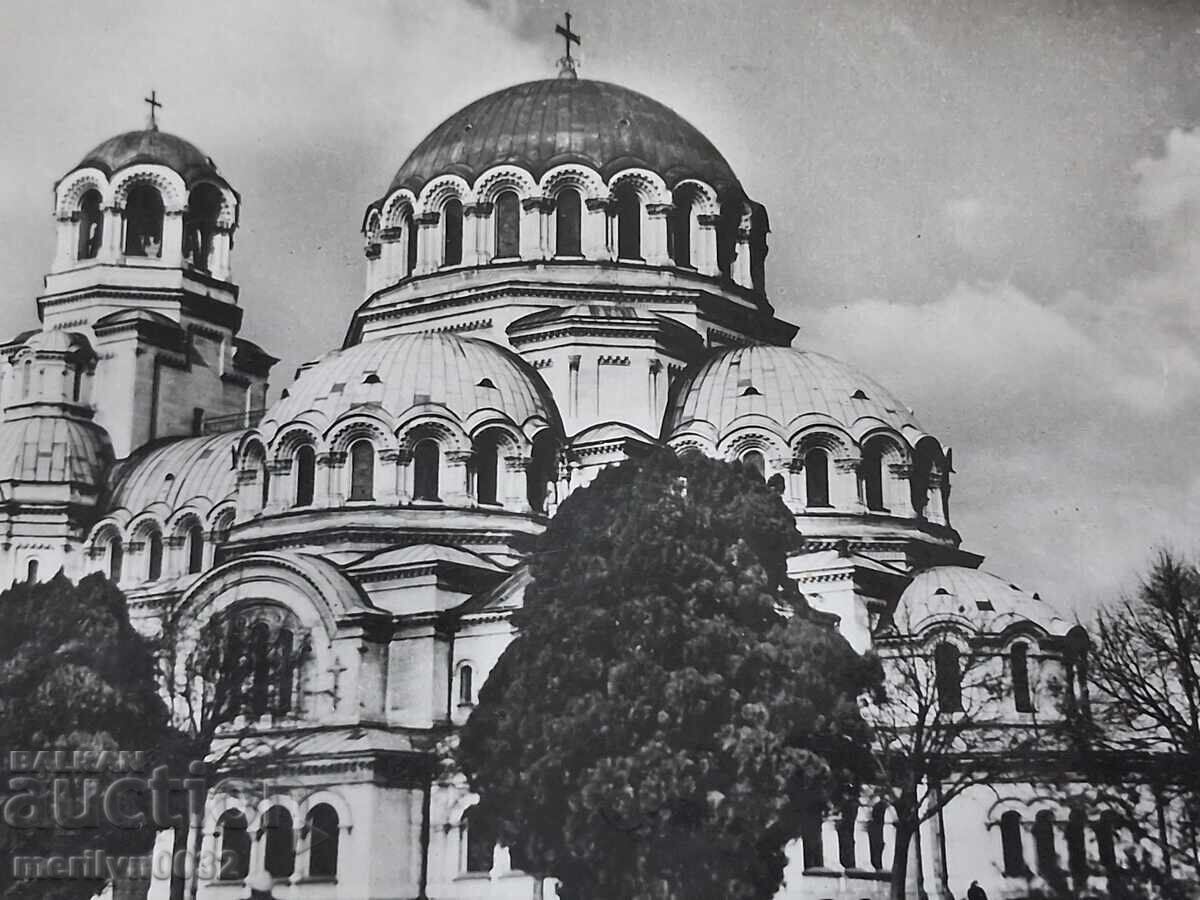 Postcard photo Sofia 1960 Nevsky memorial temple - 7