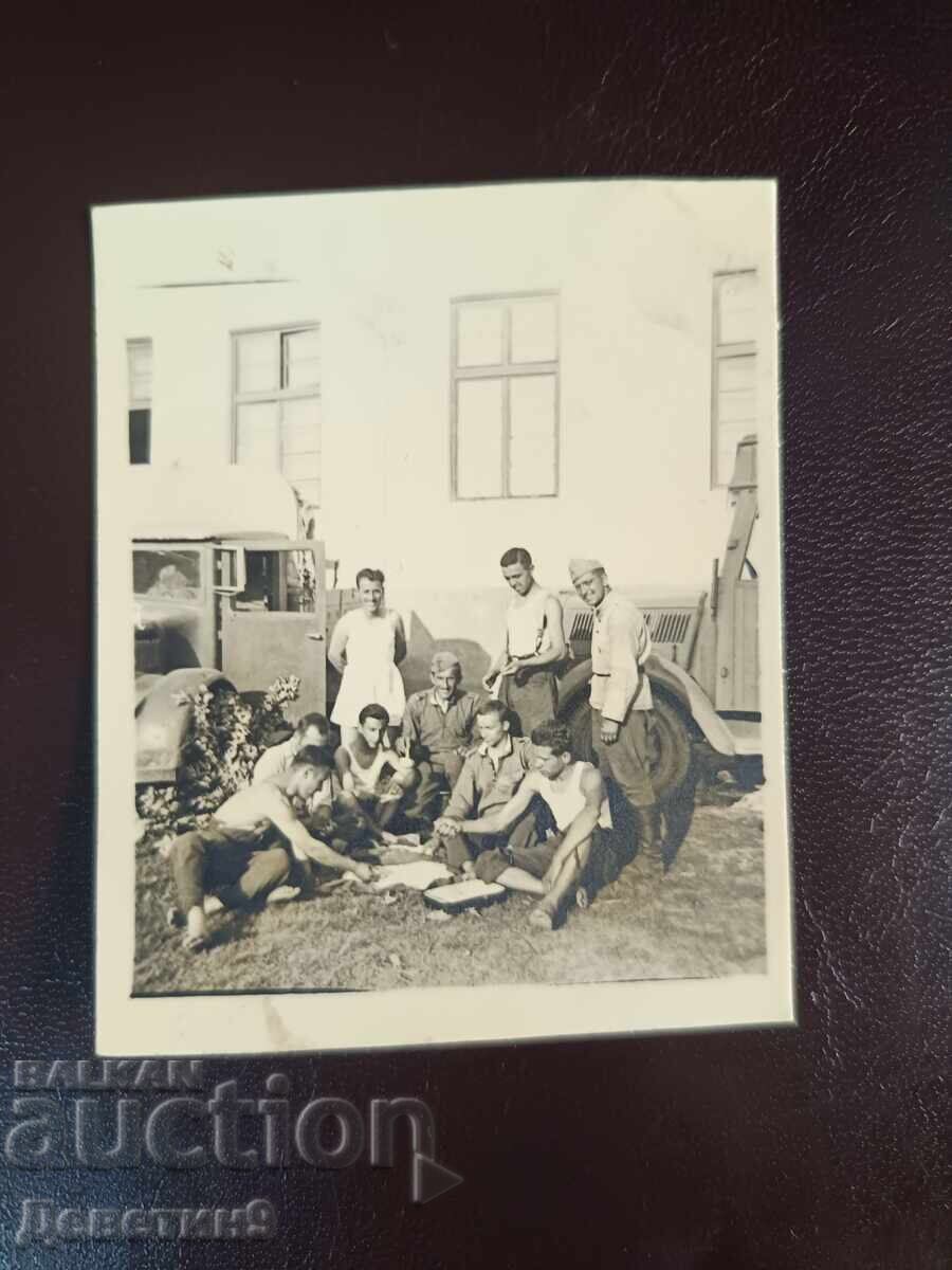 Livrarea Lot fotografii "Prietenii în armată în timpul celui de-al Doilea Război Mondial" 1942 - 45 Livrarea Lot fotografii "Prietenii în armată în timpul celui de-al Doilea Război Mondial" 1942 - 45