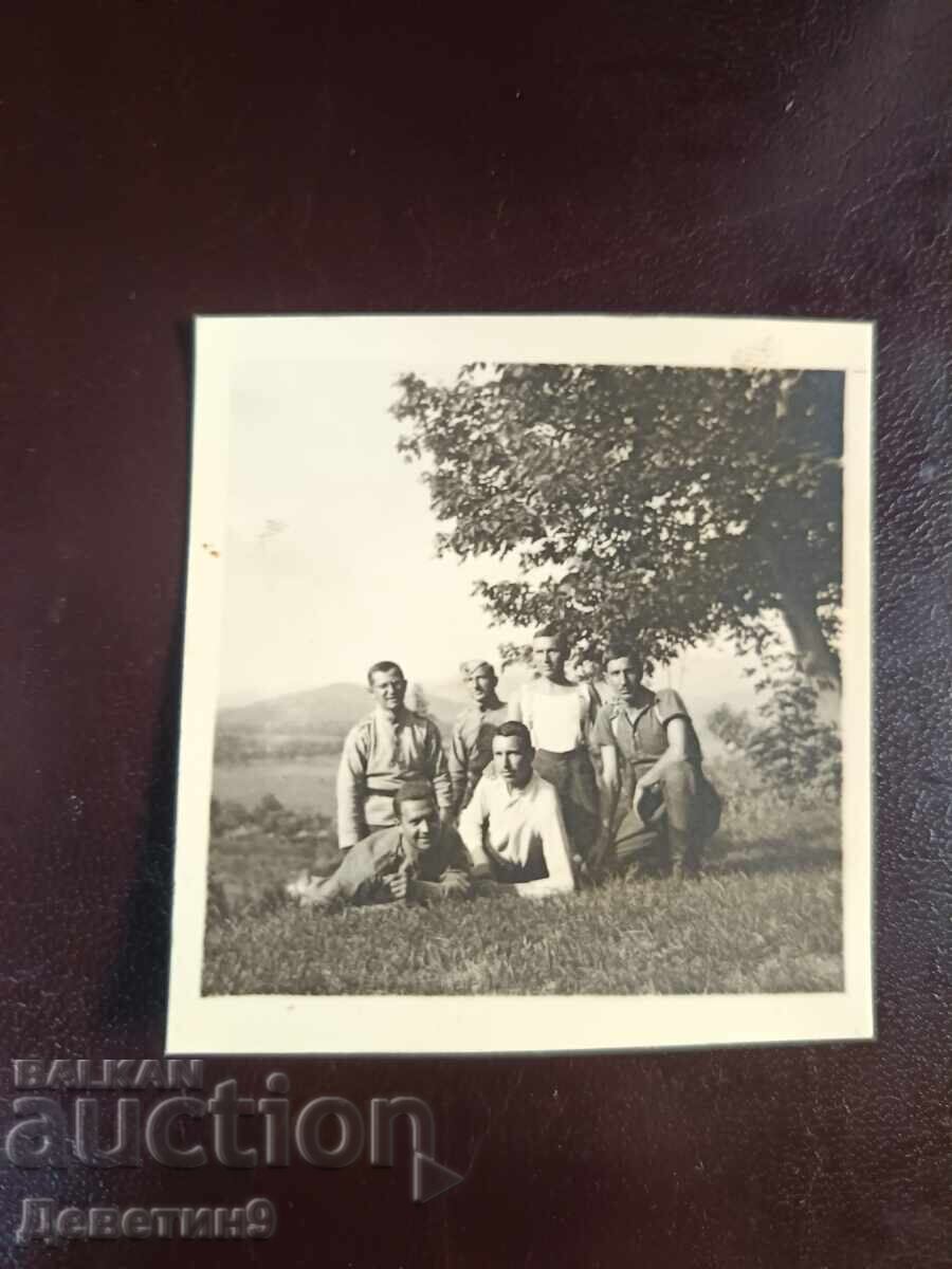 Lot fotografii "Prietenii în armată în timpul celui de-al Doilea Război Mondial" 1942 - 45 - 5 Lot fotografii "Prietenii în armată în timpul celui de-al Doilea Război Mondial" 1942 - 45 - 5