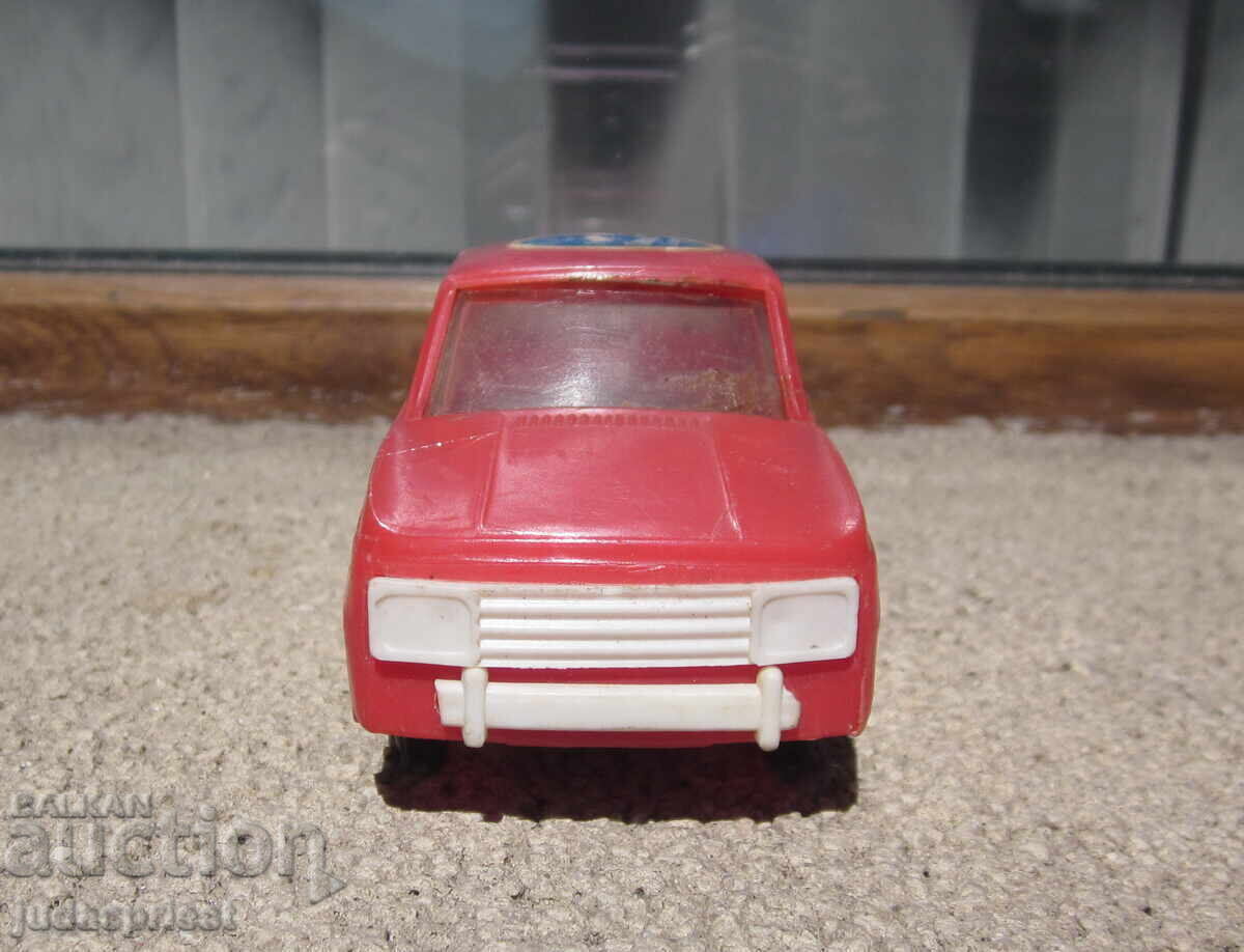 Licitație Jucărie veche din plastic, mașinuță Wartburg, din perioada socialistă, Bulgaria