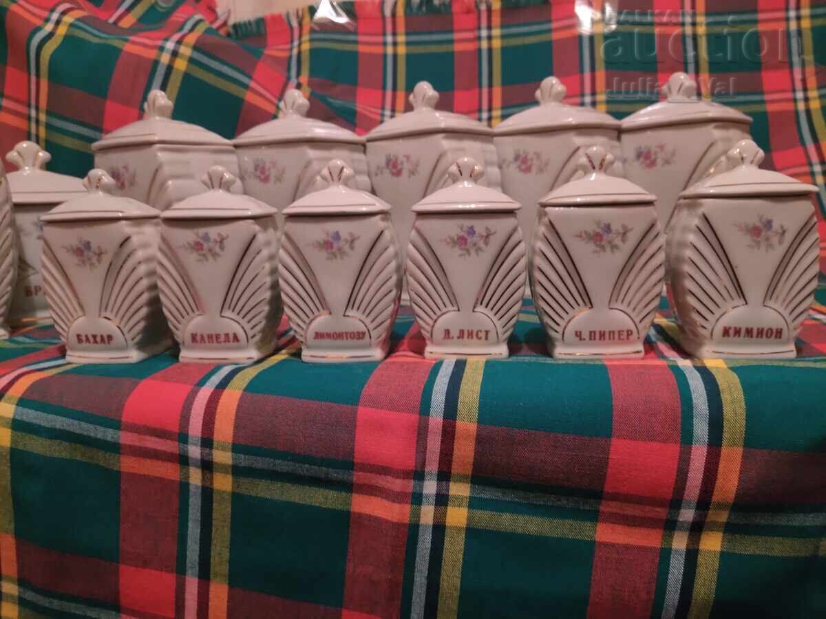 Set complet de condimentiere din porțelan BZC de la 1 cent cu preț € 5.50 | 10.76 BGN