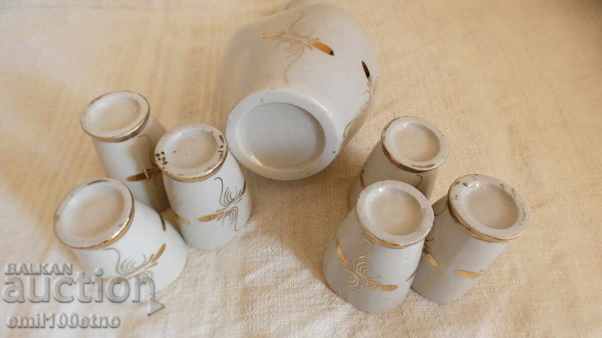 Set pentru țuică fiartă carafă + 6 pahare porțelan bulgăresc vechi - 5 Set pentru țuică fiartă carafă + 6 pahare porțelan bulgăresc vechi - 5