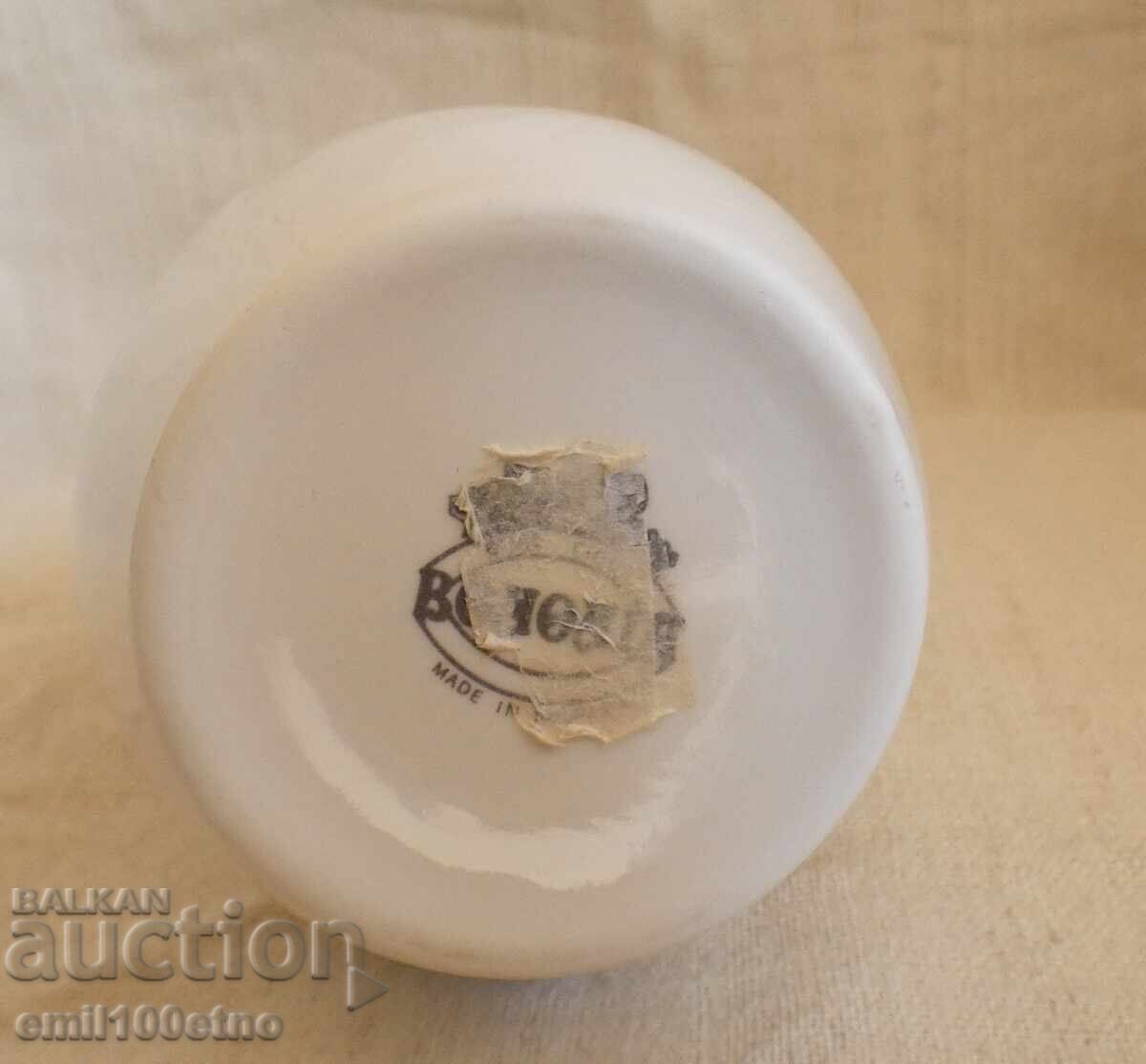 Beautiful bone china vase with embossed flowers Bononia Vidin - 5