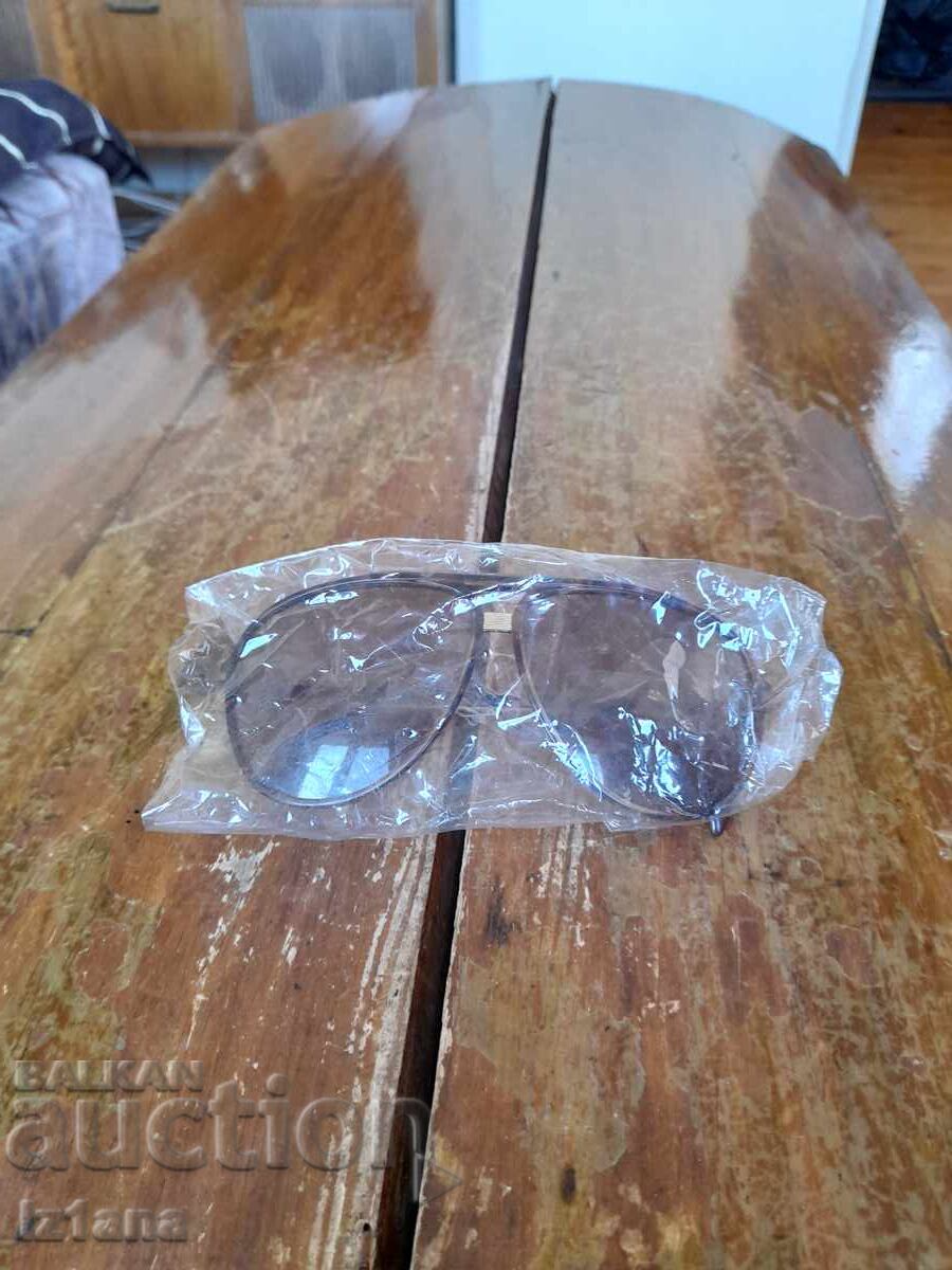 Vechi ochelari de soare