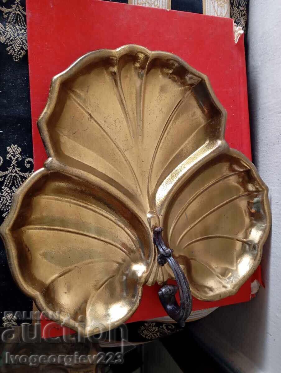 Bol vintage pentru nuci - frunză cu preț € 18.00 | 35.21 BGN