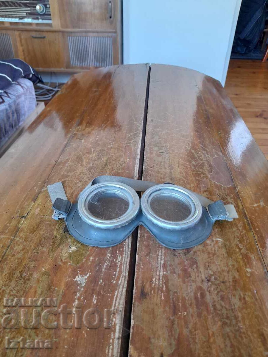 Vechi ochelari de protecție