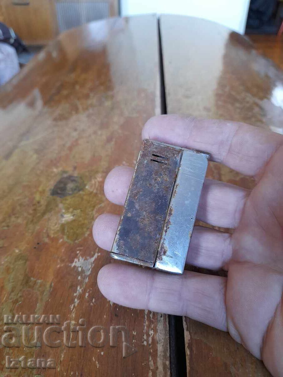 Brichetă veche Finprom Sofia Brichetă veche Finprom Sofia