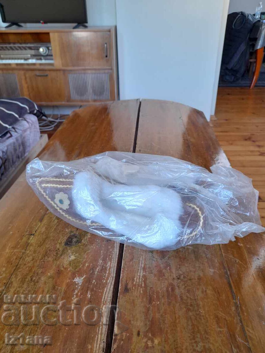 Παλιά γυναικείες παντόφλες Παλιά γυναικείες παντόφλες