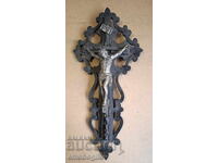 Crucifix masiv de perete - lemn și metal