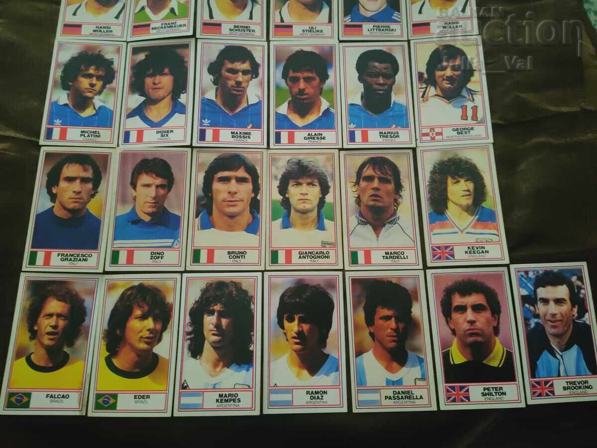 Auction  Collection of 25 ⚽ Rothmans football international stars cards