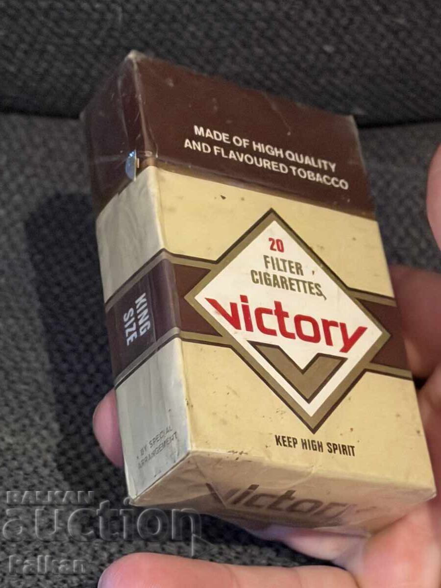 Τσιγάρα Victory καινούργια, σφραγισμένα δεκαετίας του '80 με τιμή € 20.00 | 39.12 BGN Τσιγάρα Victory καινούργια, σφραγισμένα δεκαετίας του '80 με τιμή € 20.00 | 39.12 BGN