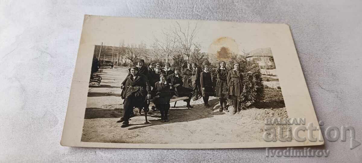 Φωτογραφία Άνω Τζουμαγιά Μαθήτριες στο πάρκο